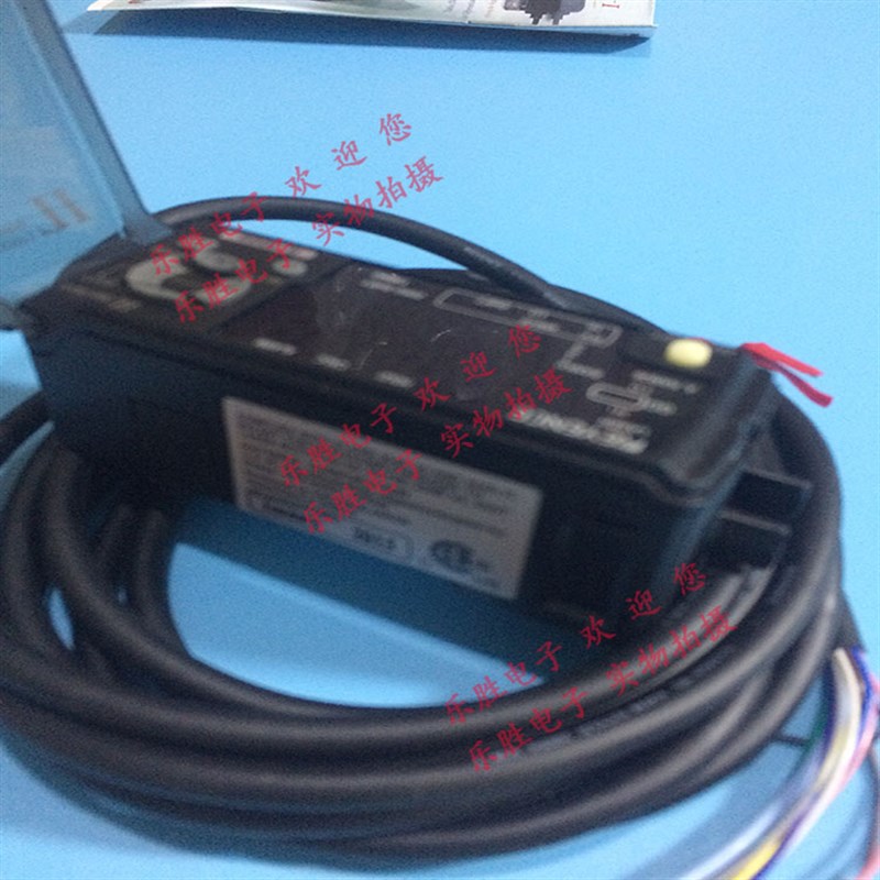 基恩士IL-1000高精度激光测量传感器IL-1050/S025/030/WS065/300