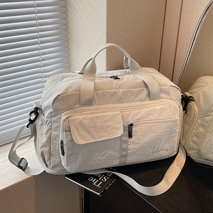 大容量短途旅行包2025新款手提干湿分离收纳健身包防水旅游行李袋