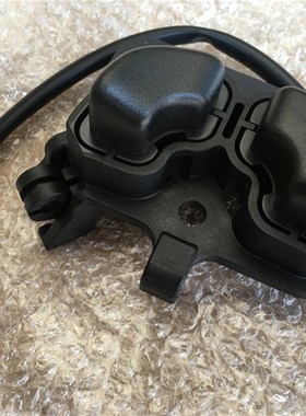 适用升仕摩托车配件 ZT310T-M前储物盒开关按键按钮 大Z冶摩托车