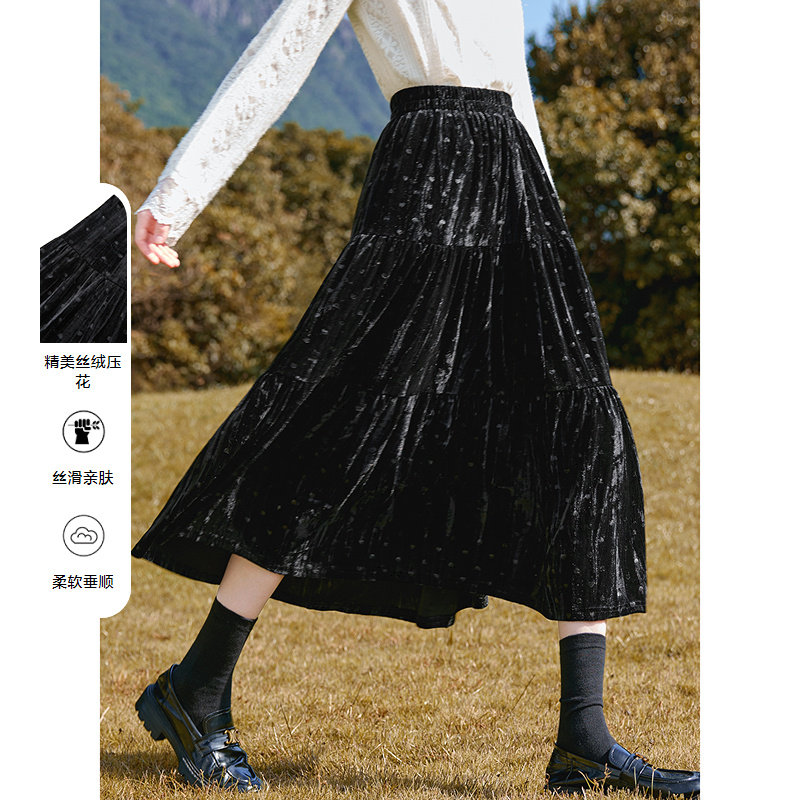 betu百图松紧腰爱心丝绒半身裙女蛋糕裙2025年冬季新款大摆长裙