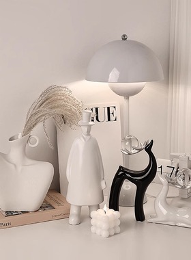 现代简约客厅电视柜小q摆件创意家居玄关酒柜高级感桌面装饰品摆