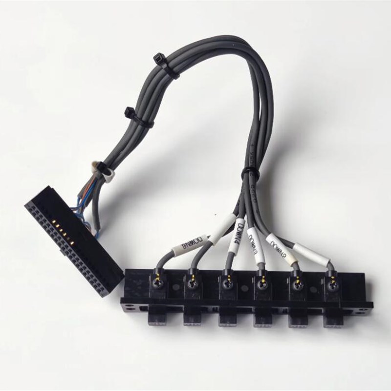 KGT-M653G-521 SENSOR ASSY OMRGON E2S Q22B 感应器YG200