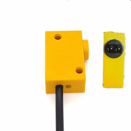 新款微型漫反射光电开关E3KDS5B2三线NPN常闭5V12V2S4V36V检测5CM