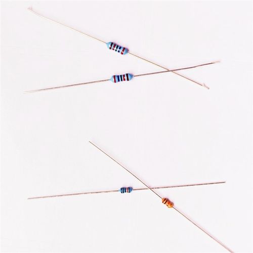 1/8W四色环碳膜5%五色环金属膜1%电阻10GR47R100R1K10K100K