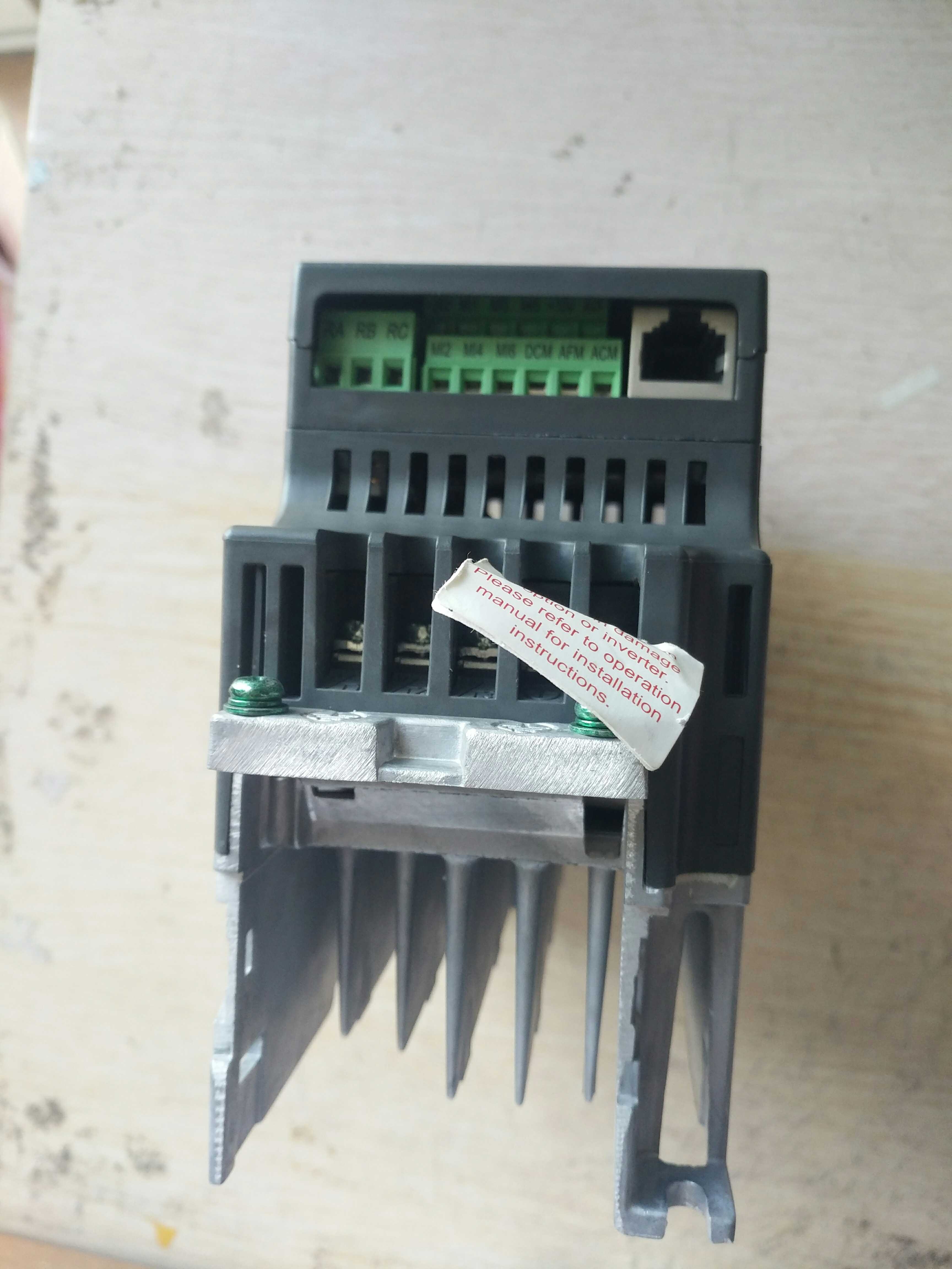 拆机装柜充新台达EL系列变频器0.75KW,380V三相供电VFD007EL43A