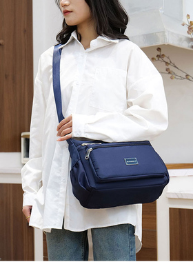 品牌通勤风单肩斜挎包包女百搭藏蓝色休闲简约风大容量多功能包