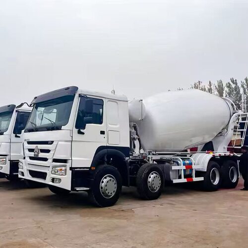 豪沃HOWO10/12方混凝土搅拌车