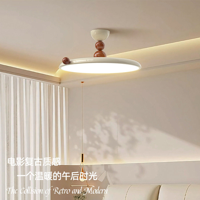 奶油风奶豆法式复古主卧灯创意全光谱护眼房间灯飞碟卧室吸顶灯