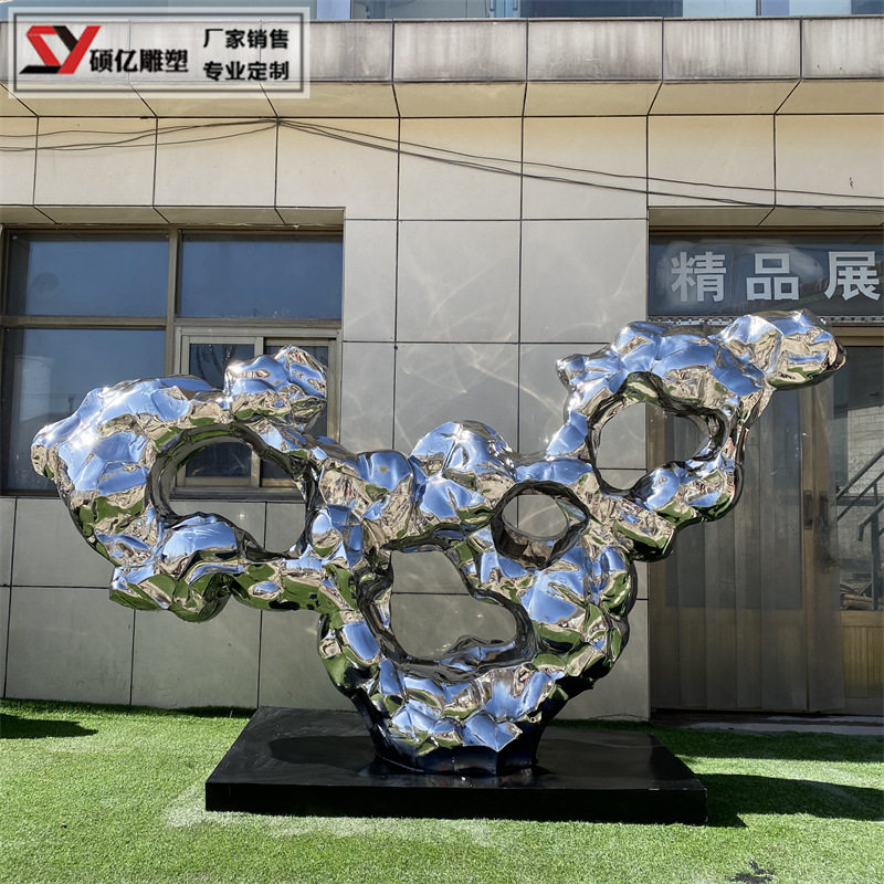 不锈钢太湖石雕塑镜面抽象假山石庭院酒店景观园林大型摆件制作