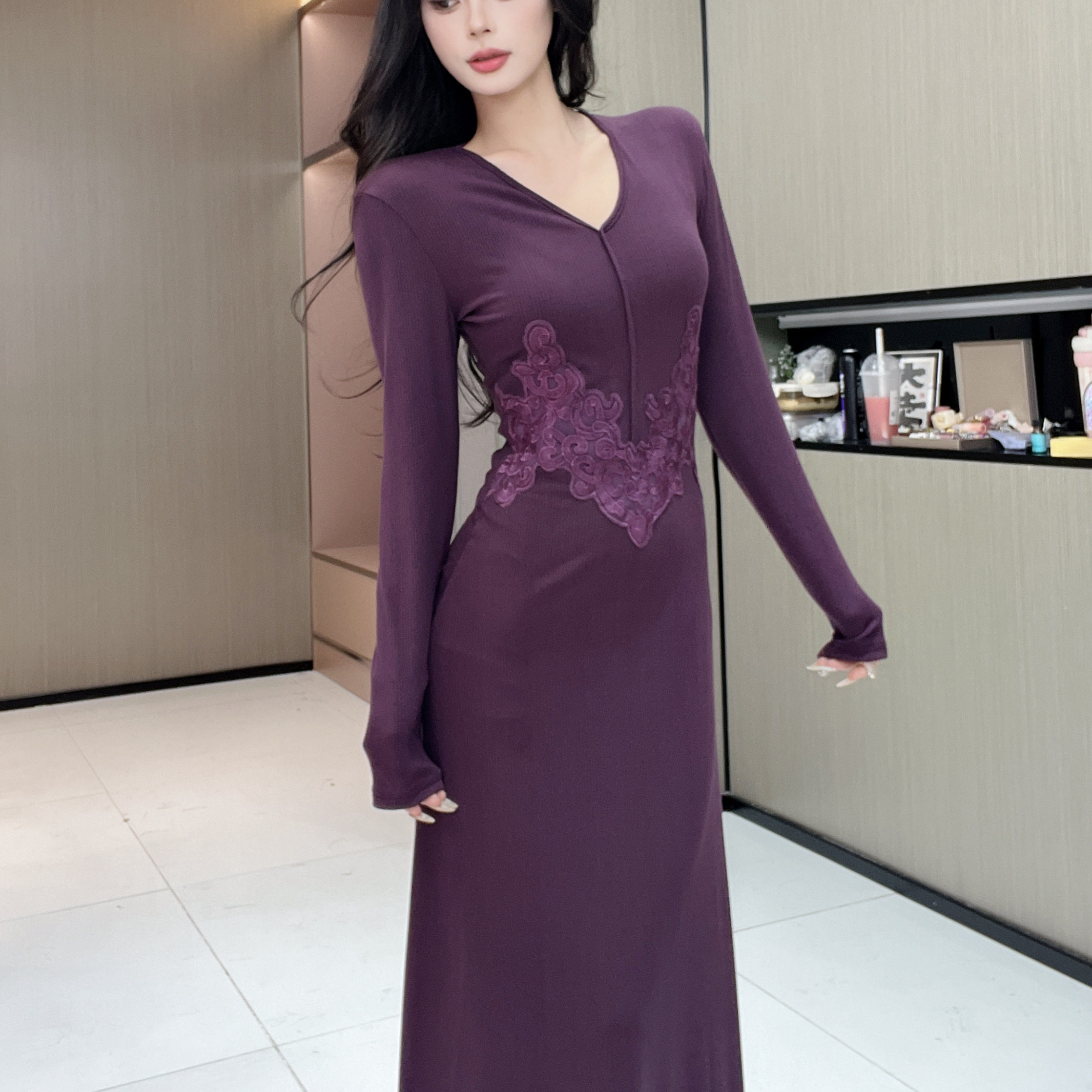 秋冬新款气质温柔收腰显瘦V领纯欲高级时尚连衣裙,女装/女士精品,连衣裙,淘宝优惠券,粉丝福利购,淘宝优惠卷