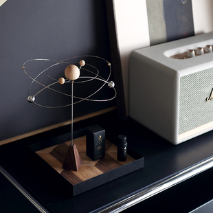 极速小行星扩香器创意香薰动态平衡D书桌星球摆件胡桃木乔迁新家