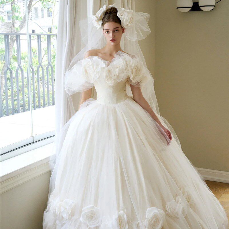 极速法式轻婚纱一字肩2025新款缎C面旅拍小个子复古显瘦大码花朵