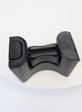 适用奔驰新A级A180L A200L A220L A35 GLB GLAV扶手箱水杯架隔断