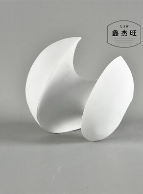 现代简约白色异形旋o转扭曲陀螺摆件摆设样板房售楼处书房软装饰