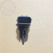 适用轻骑铃木UU125 2怠速马达UYG125节气阀怠速控制阀步进马达