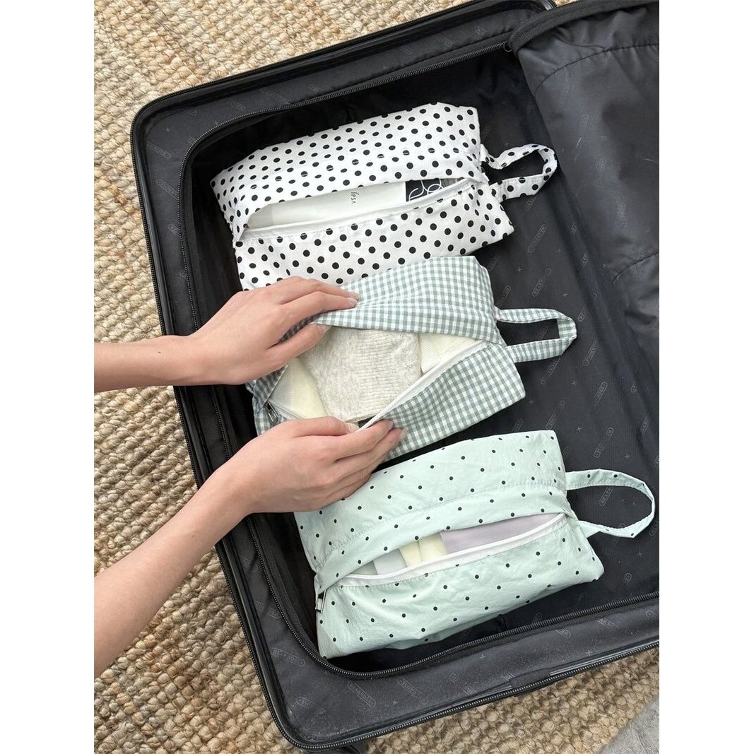 大容量旅行衣物收纳袋出差化妆品收纳包学生便携内衣裤分装储物袋