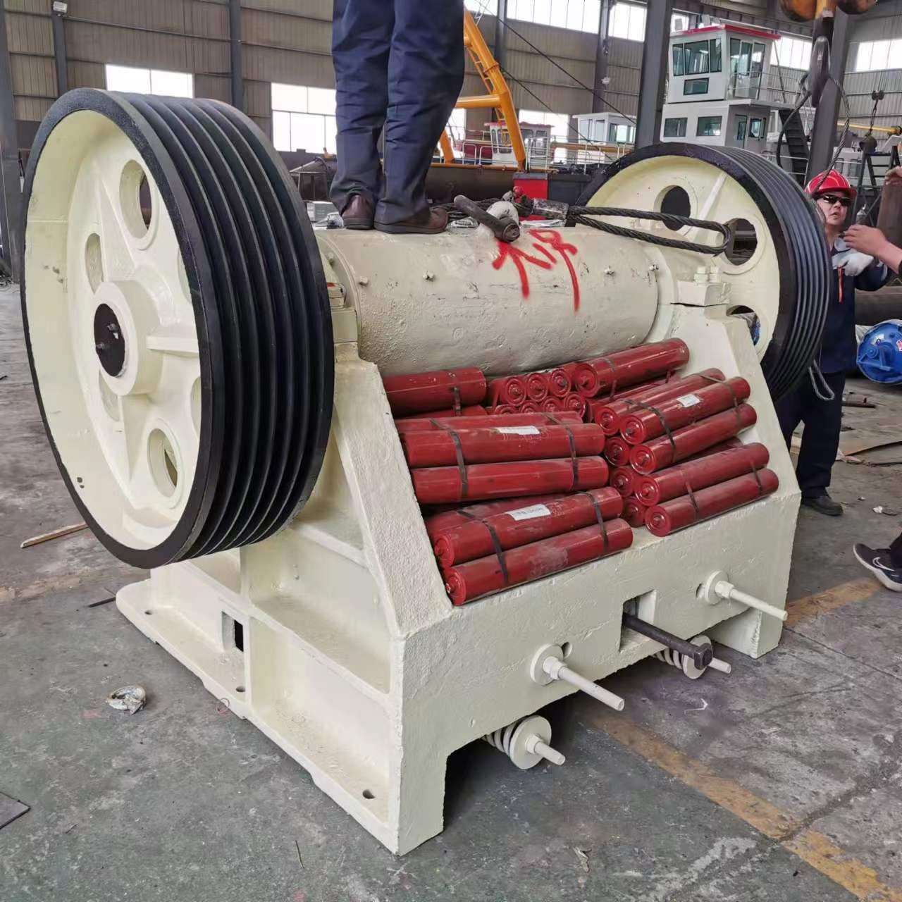 颚式破碎机混凝土小型碎石机水泥块破石机矿用石料鄂破粉碎设备