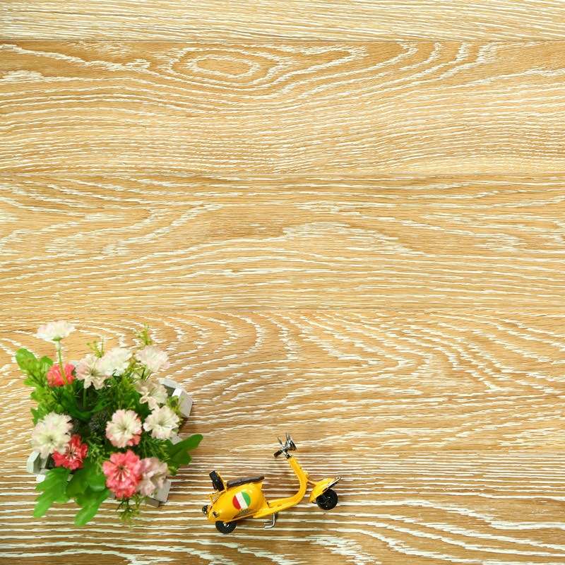 橡木实木多层复合地板15mm仿古白色拉丝特色地热地板