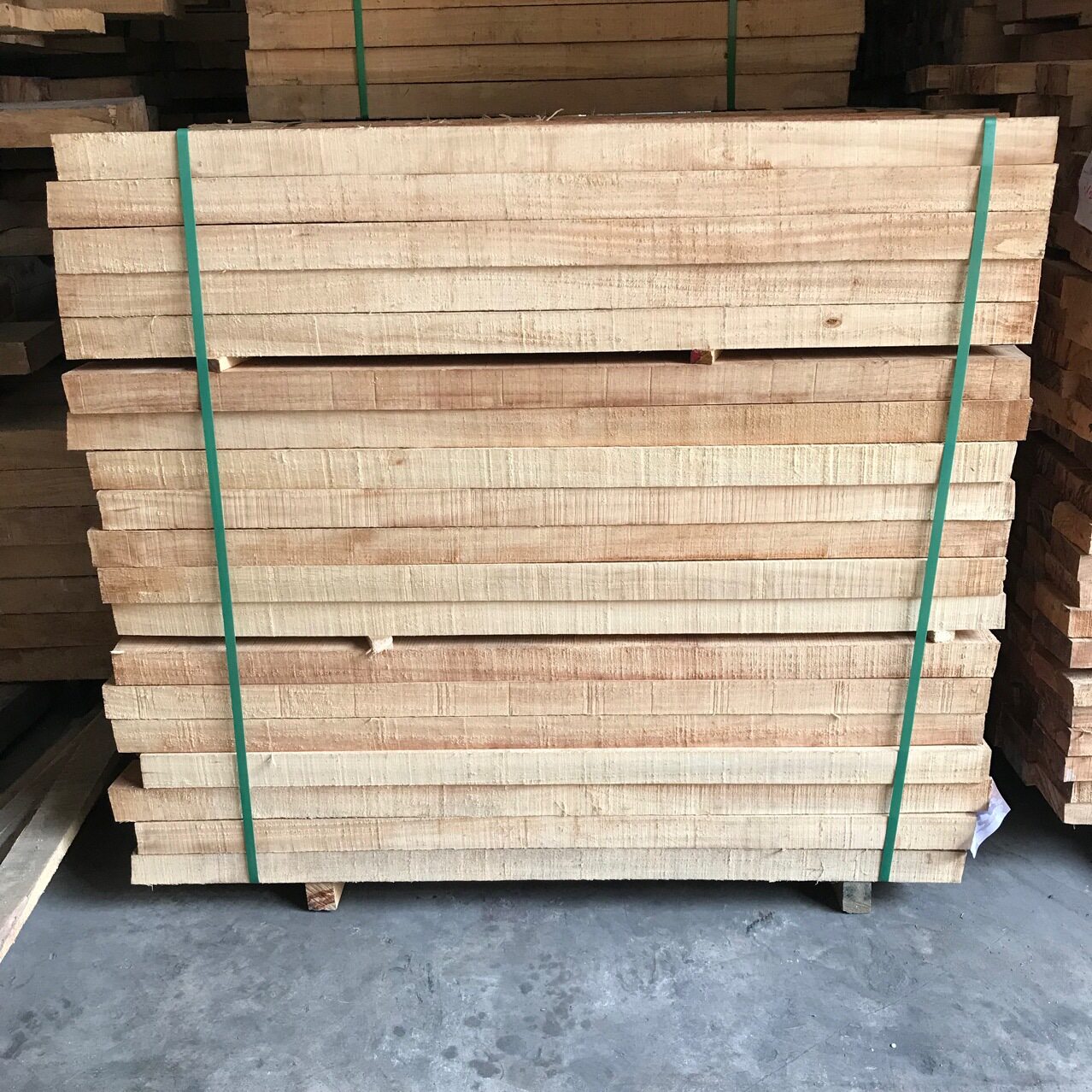 大量批发泰国橡胶木各种规格料5.5x10.5x110*130cm