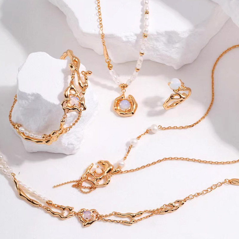 새로운 가벼운 럭셔리 틈새 기능 달콤하고 멋진 디자인 반지 러브 오팔 쇄골 목걸이 여성 하이 엔드 팔찌