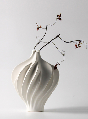 现代简约样板间螺旋纹陶瓷花瓶z异形卷边花器摆件售楼处客厅装饰