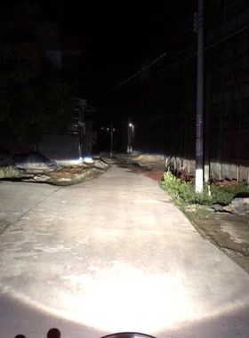 摩托车 a外星人GSX125/150R大灯 改装 前照灯三爪 超亮白光LED灯