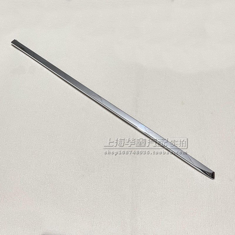 23款别克新fGL8 652T车门下饰条 防擦条 电镀亮条镀铬饰条配件