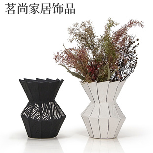 现代极简轻奢黑白陶瓷拼接花器艺术花瓶客厅桌面样板房售楼处摆件
