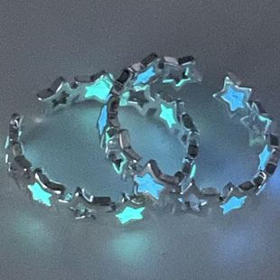 戴个超炫的星星创意夜光五角星小众设计新款夜光戒指食指多巴胺闺