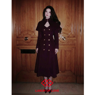 赤霞珠 Love 原创设计棕酒红立体剪裁羊毛披肩挖空大衣 Labor