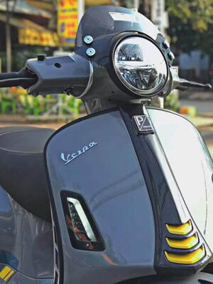 用于Vespa GTS300 改装全车黑化 6日边条 大灯框 传动盖 尾灯框