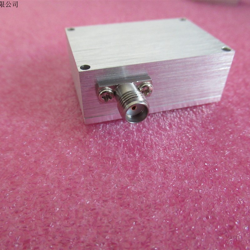 6-22GHz 24dB增益 16dBm功率 噪声系数4.5dB 射频X微驱动波放大器