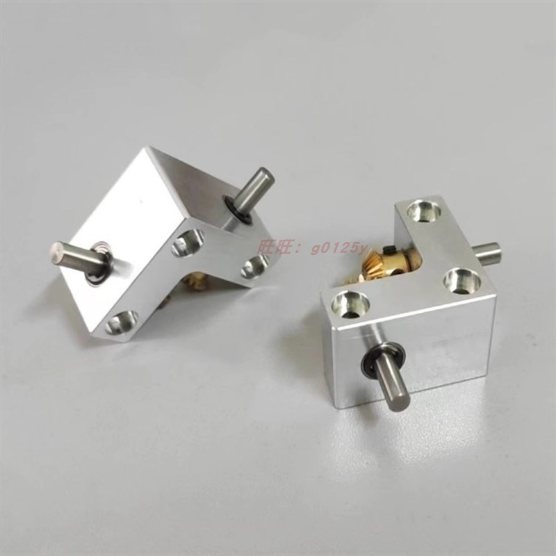 现货90度转换器 速比1:1小型锥型D伞齿轮箱直角换向器 输出轴径4m