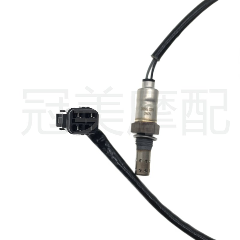 适用铃木骊驰GeW250/S/F GSX250R DL250 DR300排气管四线氧传感器