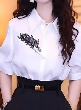 白色短袖衬衫女夏季2026新款洋气减龄宽松显瘦设计感港风印花上衣