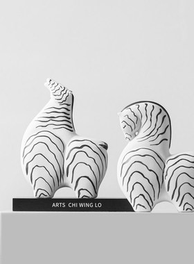 设计师创意黑白i条纹马摆件简约现代家居客厅玄关样板房装饰品摆