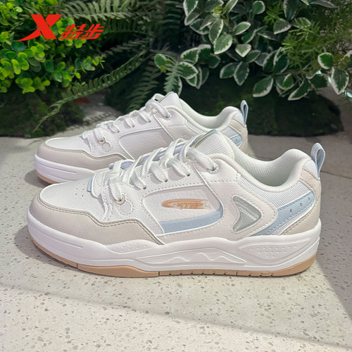 特步云帆板鞋女2025秋季新款小白鞋皮网运动休闲板鞋975318310060