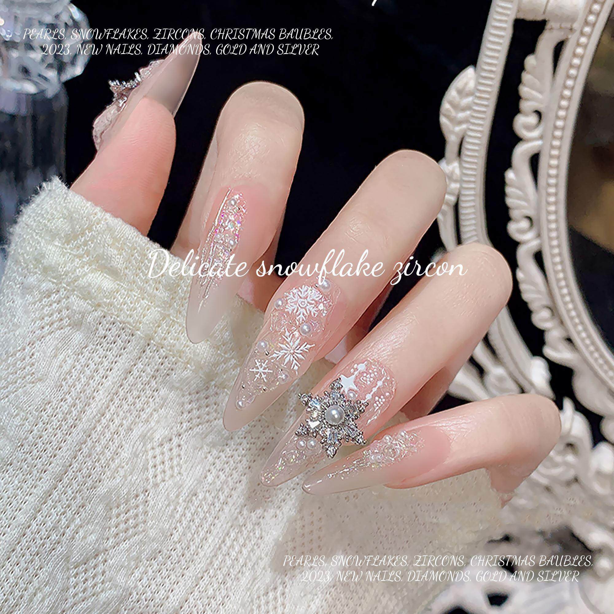 精致轻奢雪花锆石圣诞冬日系列2023年新款美甲饰品毛绒球链条吊坠