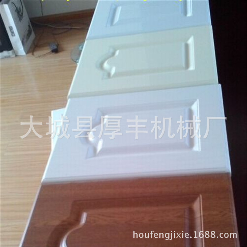 供应柜体橱柜门数控开料机四工序开料机板式家具开料机