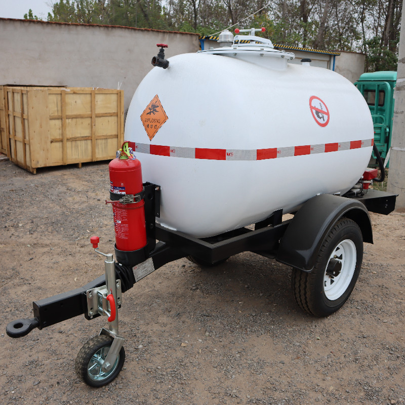 1000L油罐拖车 液压油罐拖车 柴油罐拖车 小型油罐拖挂车