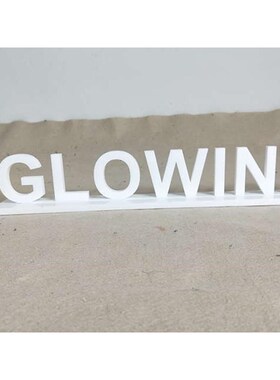 白色桌面立牌整体亚克力材r质激光雕刻广告展示品牌logo个性化定