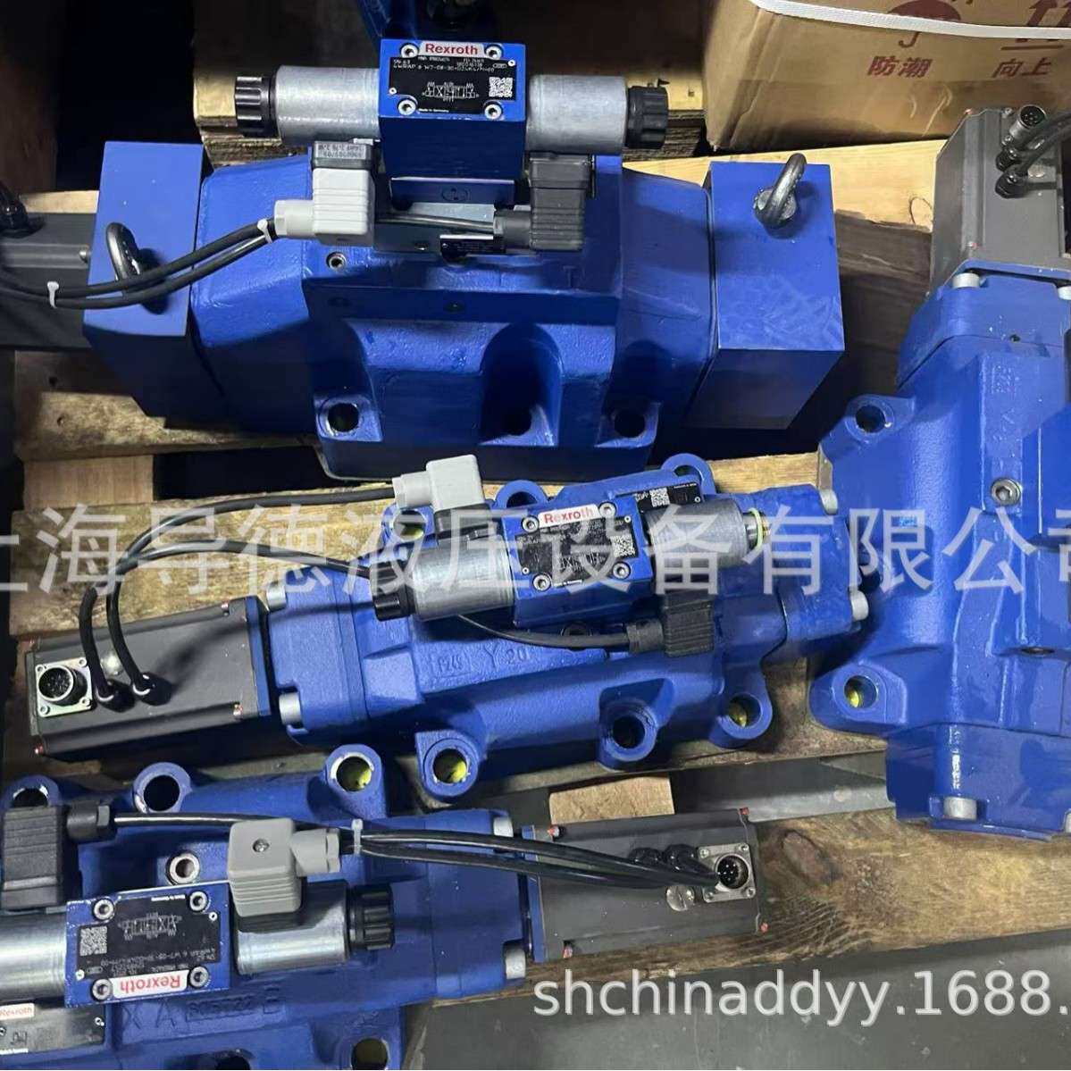 原装力士乐比例方向阀4WREE6E16-3X/V/24A1