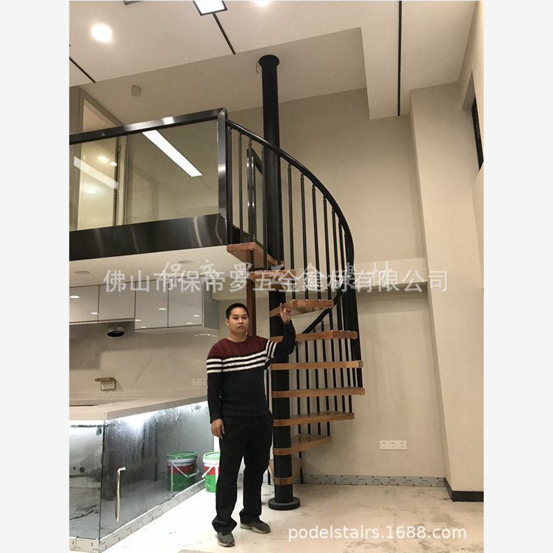 家用室内中柱旋转楼梯扶手
