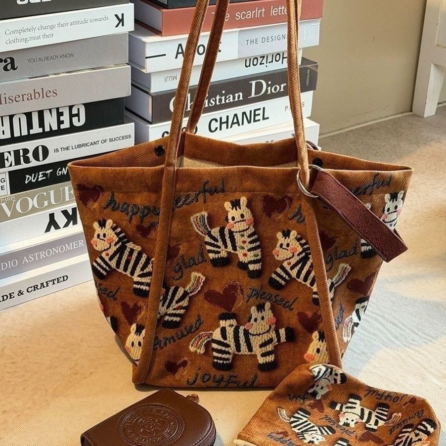 2026马年生肖包包马上开心韩系帆布包大容量水桶托特包单肩女斜挎,箱包皮具/热销女包/男包,时尚帆布包,淘宝优惠券,粉丝福利购,淘宝优惠卷