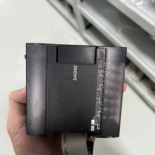 可维修PLCCP1W-DA042，，欧姆龙模拟量模块正品