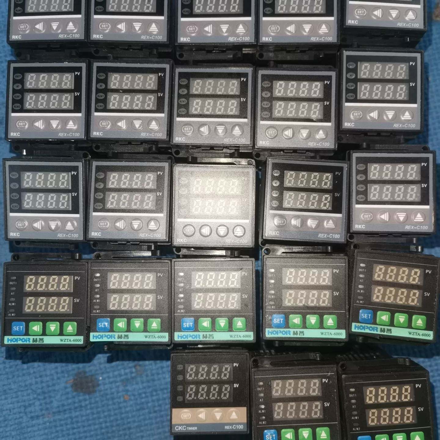 可维修RKC温控仪REX-C1其它元器件