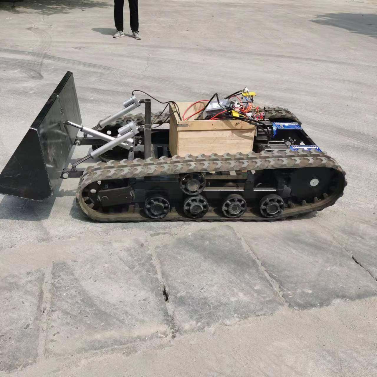 电动履式推带PBS粪殖车大型养场推粪车  遥控推粪车按需加工可选,农机/农具/农膜,农机配件,淘宝优惠券,粉丝福利购,淘宝优惠卷