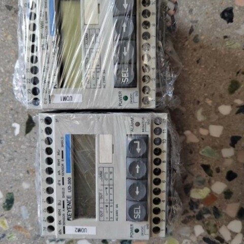议价KEYENCE基恩士UD-300控制器成色漂亮打