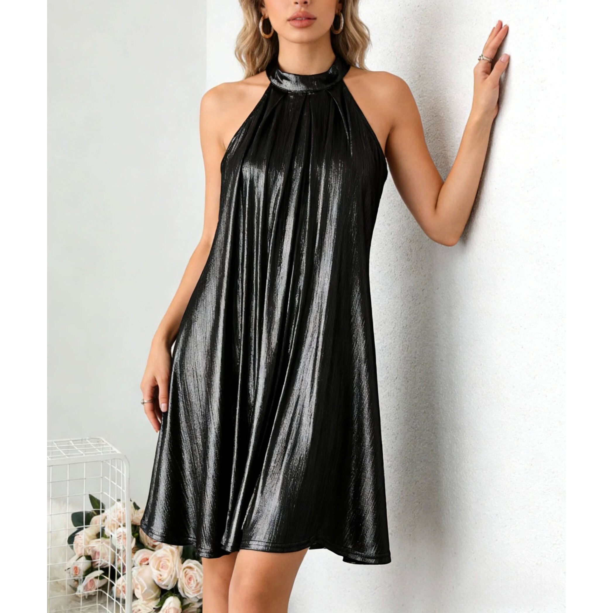 纯色漏肩挂脖领连衣裙 Solid color shoulder hanging neck dress