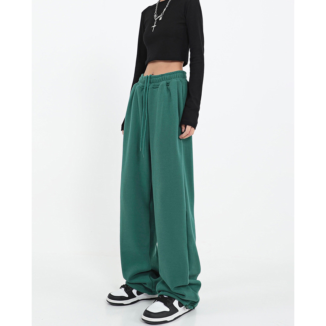 Wear wide legged trousers with a sports belt运动系带阔腿长裤